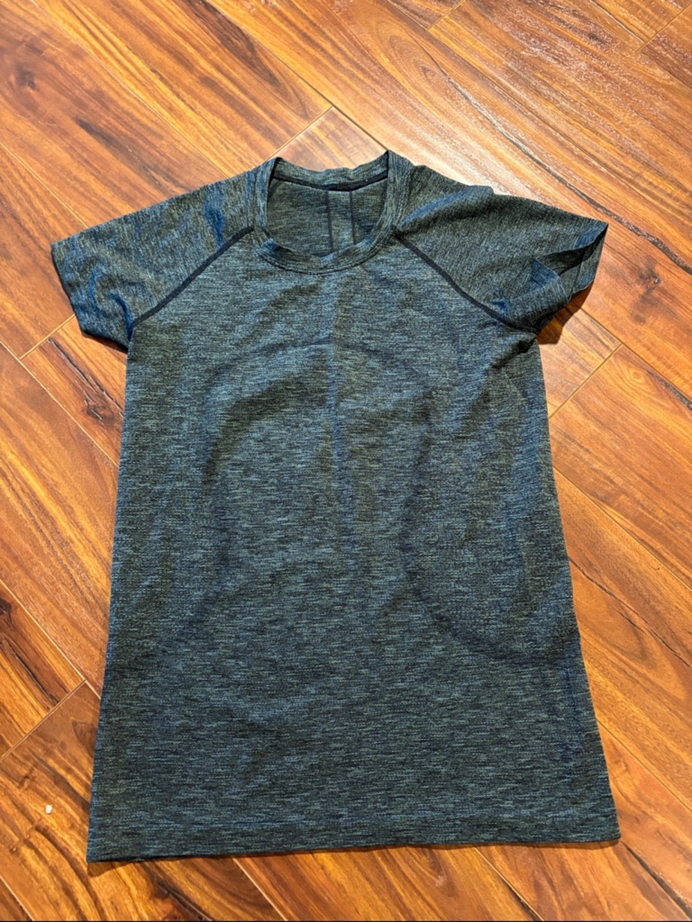 lululemon athletica Heather Charcoal Short Sleeve Performance Tee